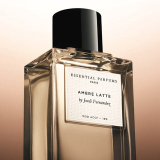 Ambre Latte Essential Parfums: il nuovo profumo gourmand ambrato con latte di mandorla e vaniglia