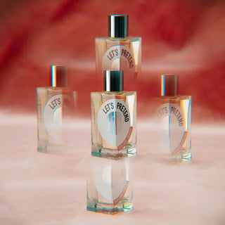 Let’s Pretend di Etat Libre d’Orange: il profumo che trasforma la pelle in un palcoscenico