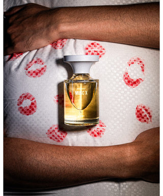 BORNTOSTANDOUT Musc X N06220-AMB